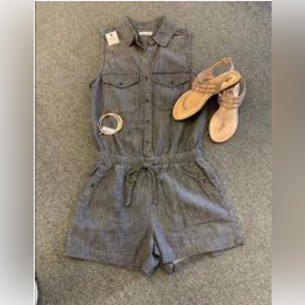 Dex Sleeveless Button-Front Romper in Charcoal Gray - Picture 4 of 6